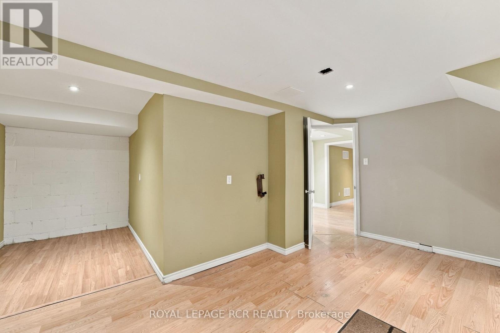70 TECUMSEH DRIVE - 34
