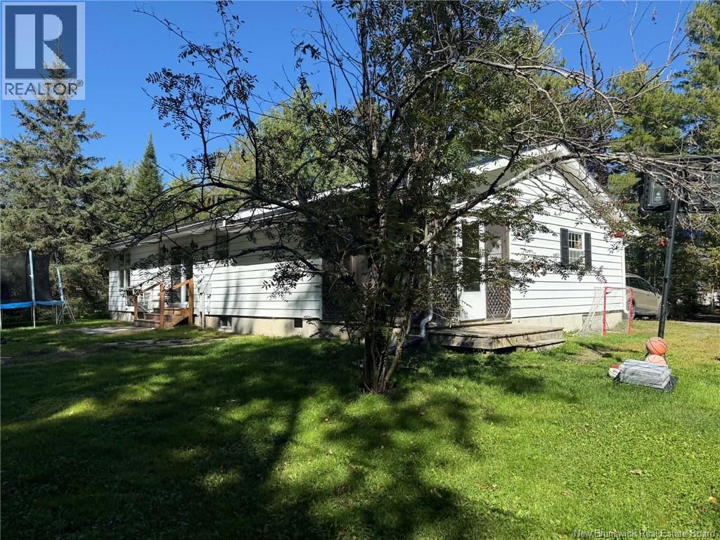 15 McKinnon Road, Miramichi, New Brunswick, E1V5Y1, Miramichi, New Brunswick — photo 3 of 5