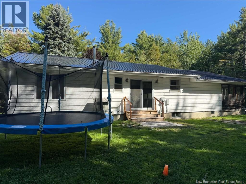 15 McKinnon Road, Miramichi, New Brunswick, E1V5Y1, Miramichi, New Brunswick — photo 4 of 5