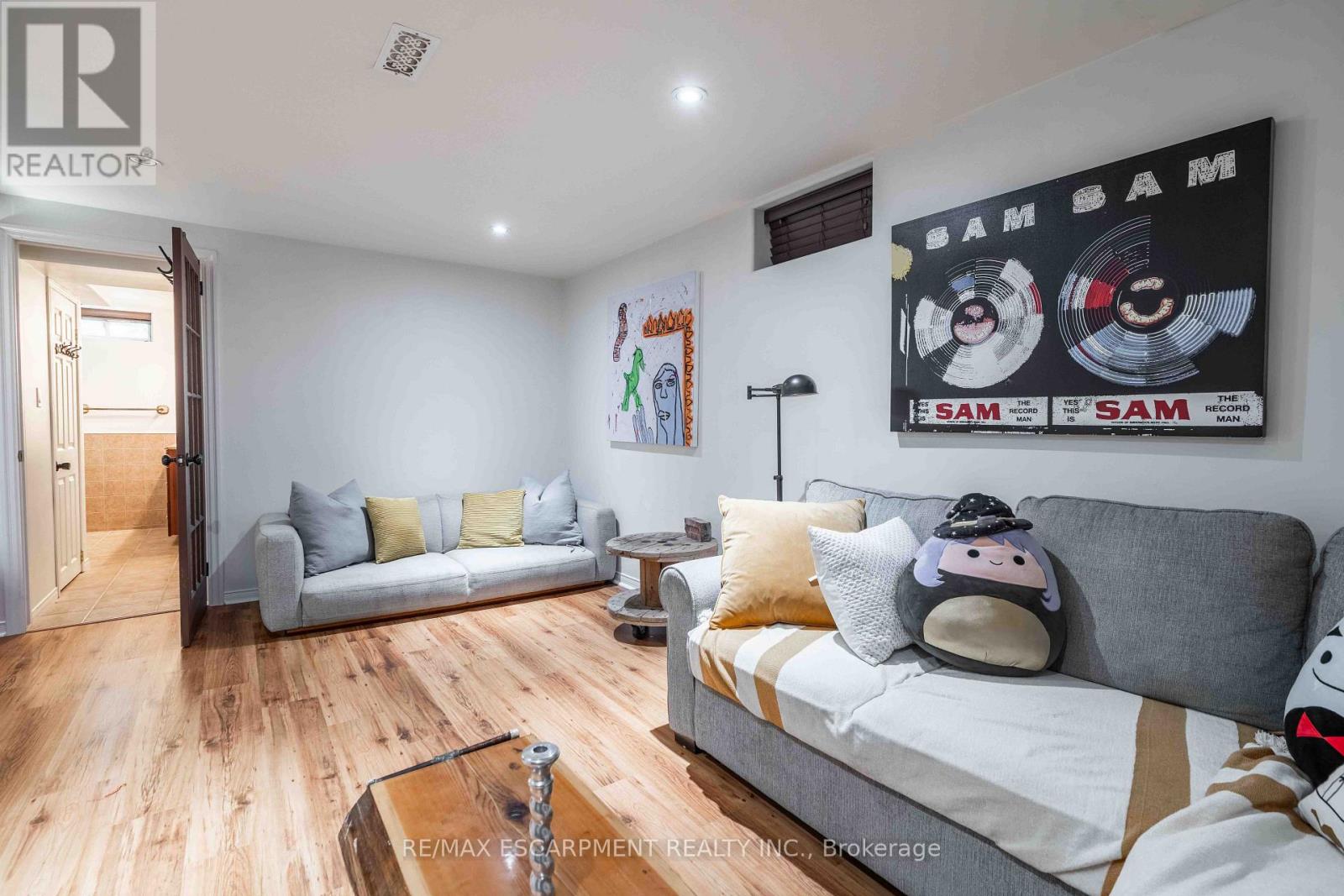 136 BRAEMAR AVENUE - Image 32