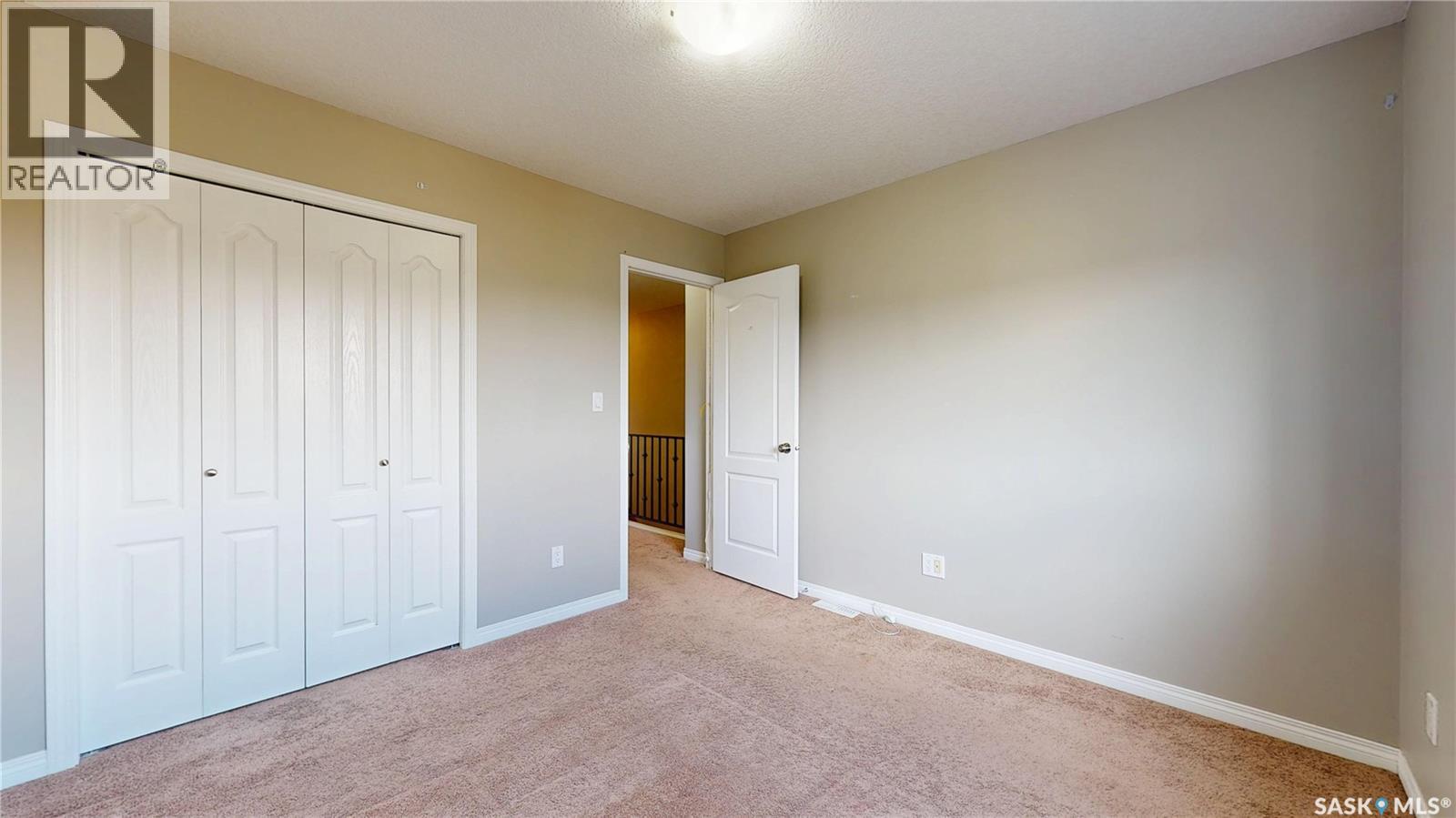 #814 3802 DEWDNEY AVENUE E - 23
