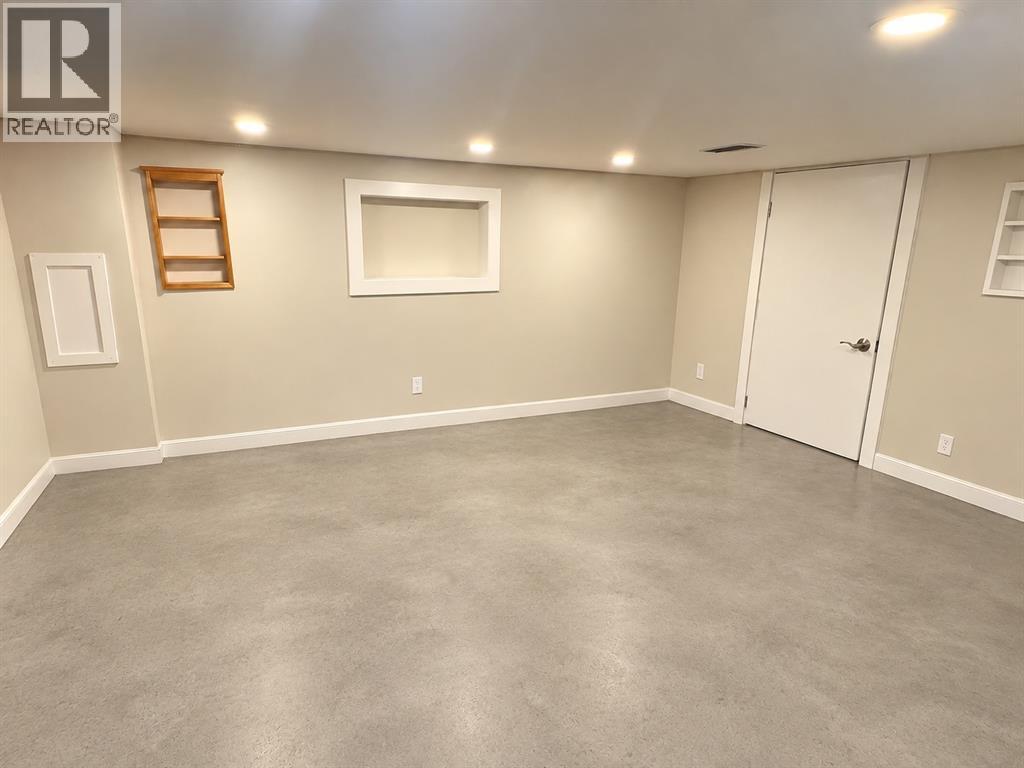404 RUSSELL STREET South - 10