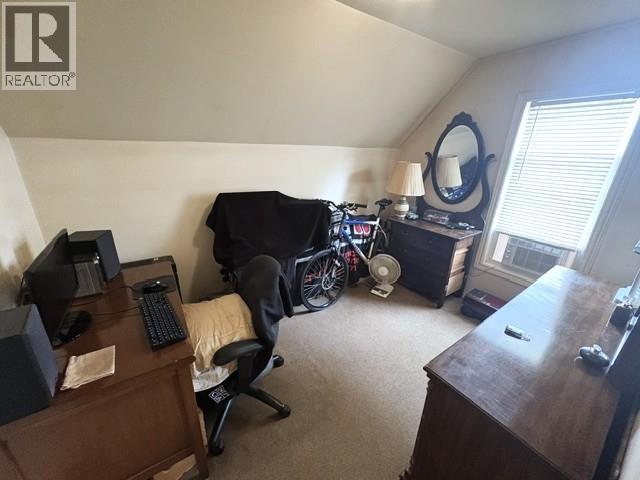 404 RUSSELL STREET South - 13