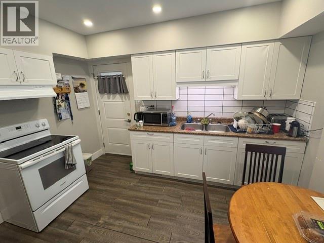 404 RUSSELL STREET South - 21