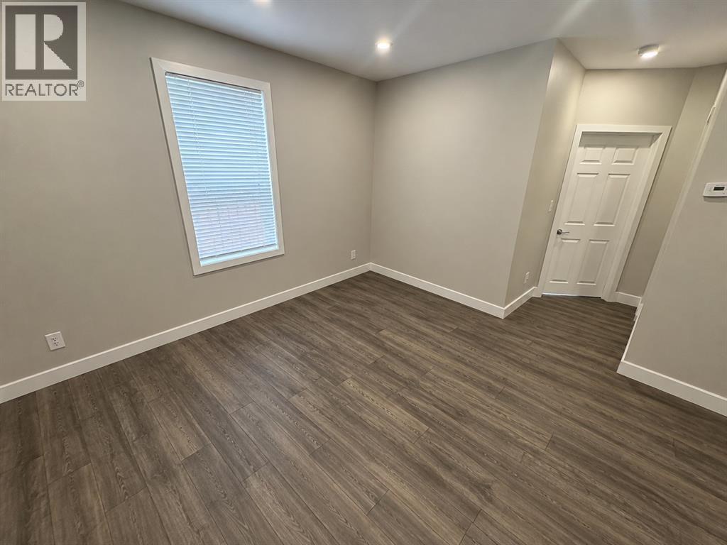 404 RUSSELL STREET South - 7