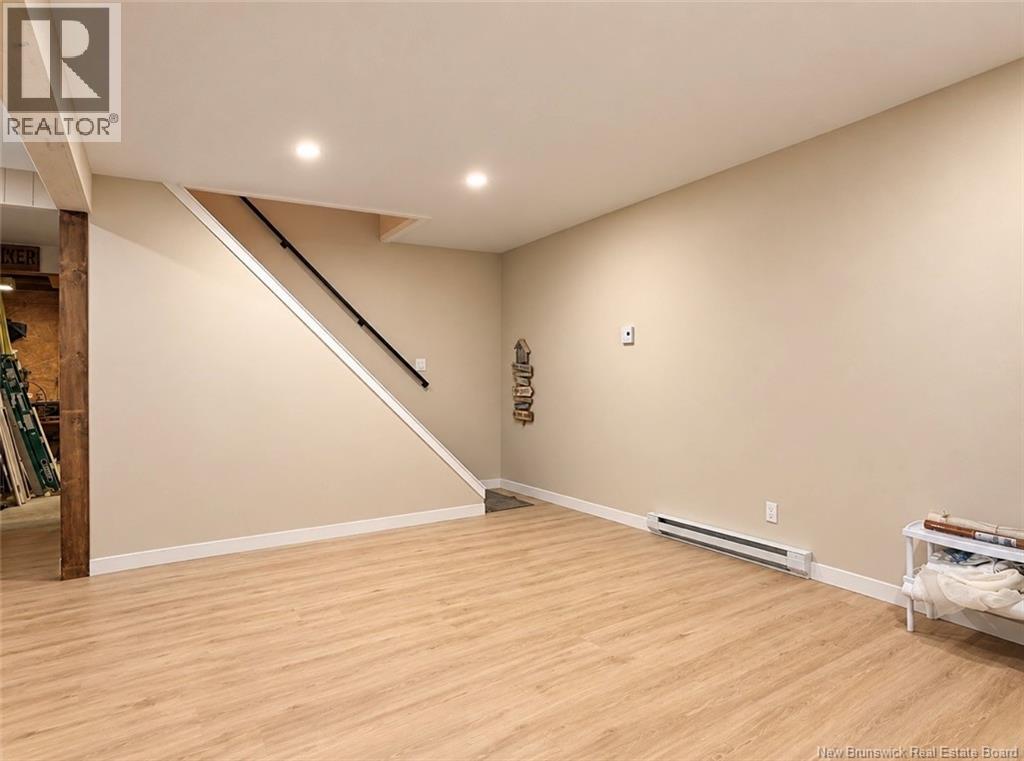 2166 Carron - Image 26
