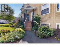 75 Christopher Crescent, photo 2