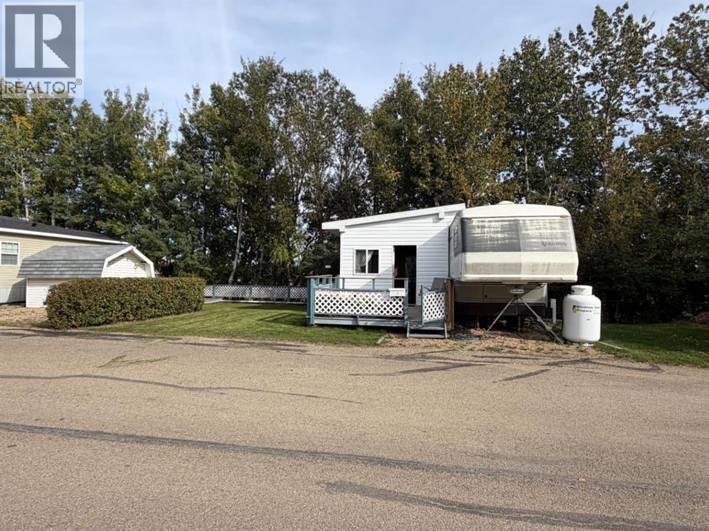 3 Points West Resort, Sylvan Lake, Alberta, T4S1T3, Sylvan Lake, Alberta — photo 2 of 5