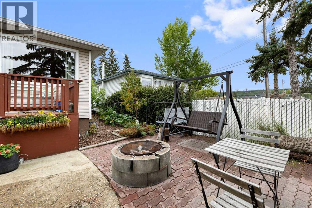3708 66 Street NW - 38