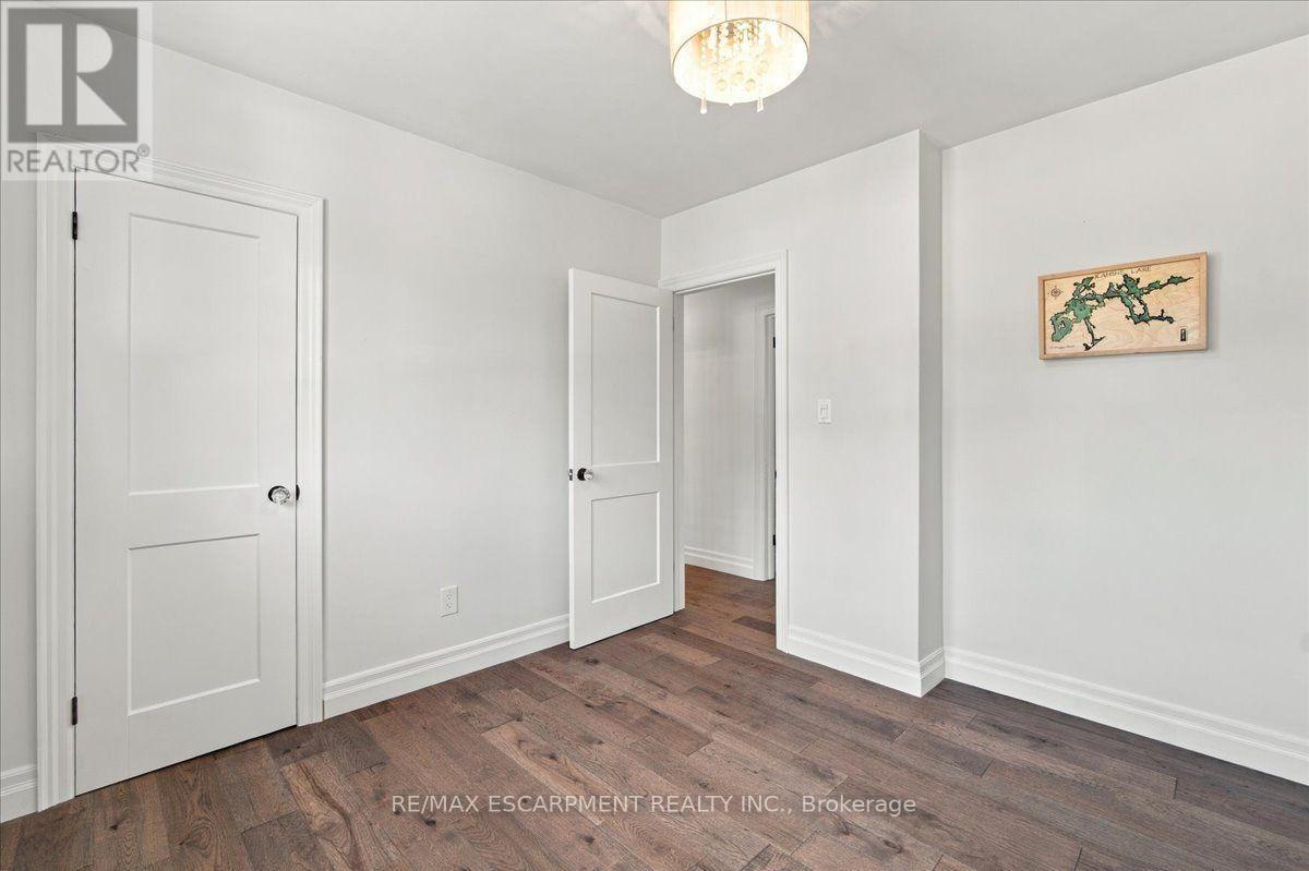 38 ENMORE AVENUE - 20