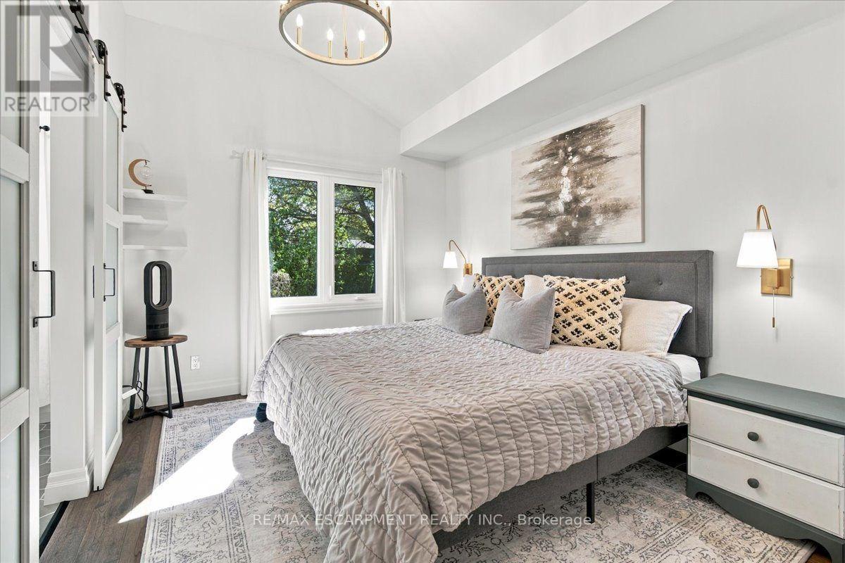 38 ENMORE AVENUE - 23