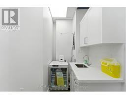109 - 235 St Clair Avenue W, Toronto, ON M4V1R4 Photo 17