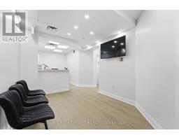 109 - 235 St Clair Avenue W, Toronto, ON M4V1R4 Photo 6