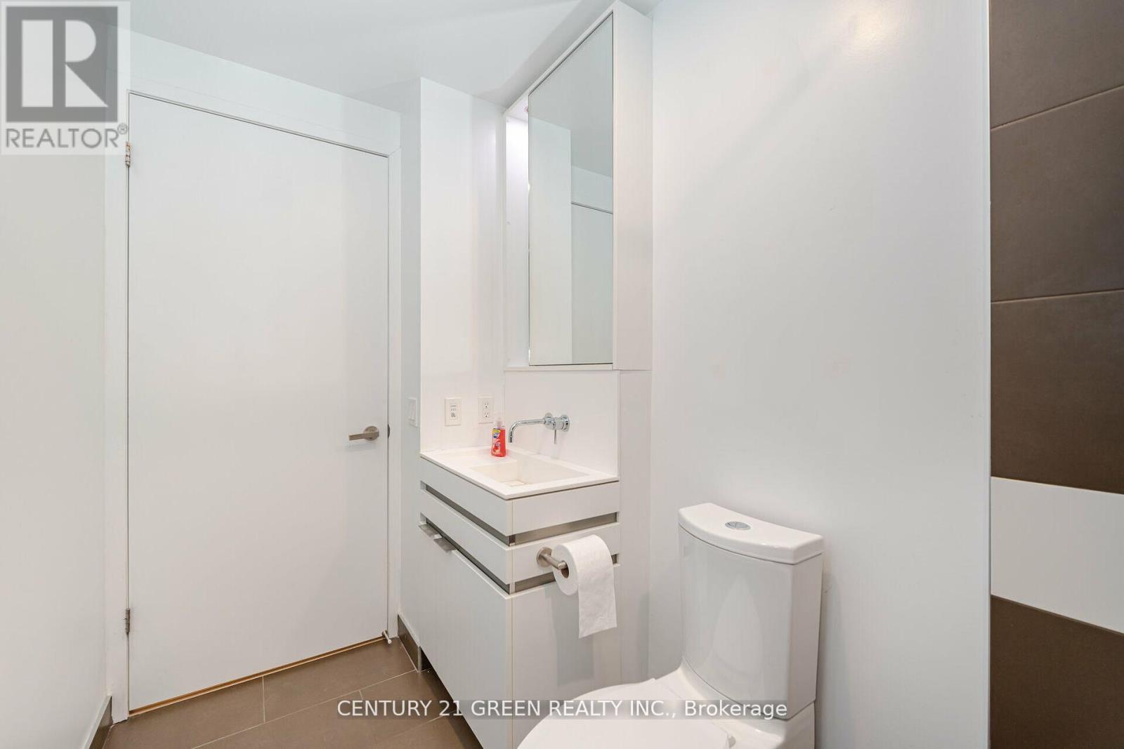 197 Yonge Street — photo 26
