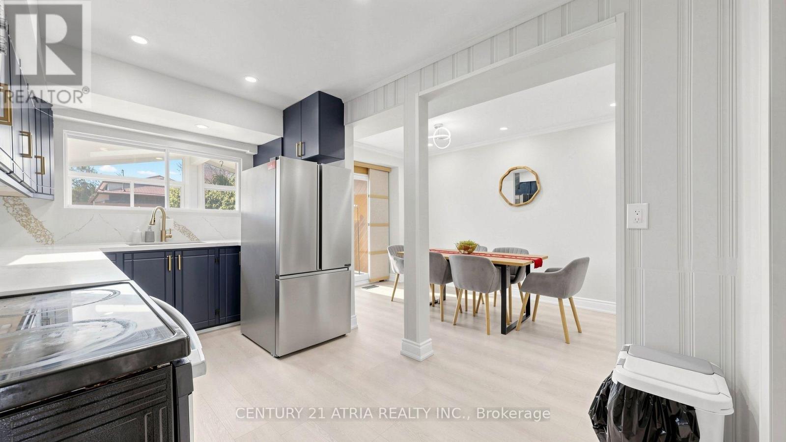 982 RENFREW COURT - 15