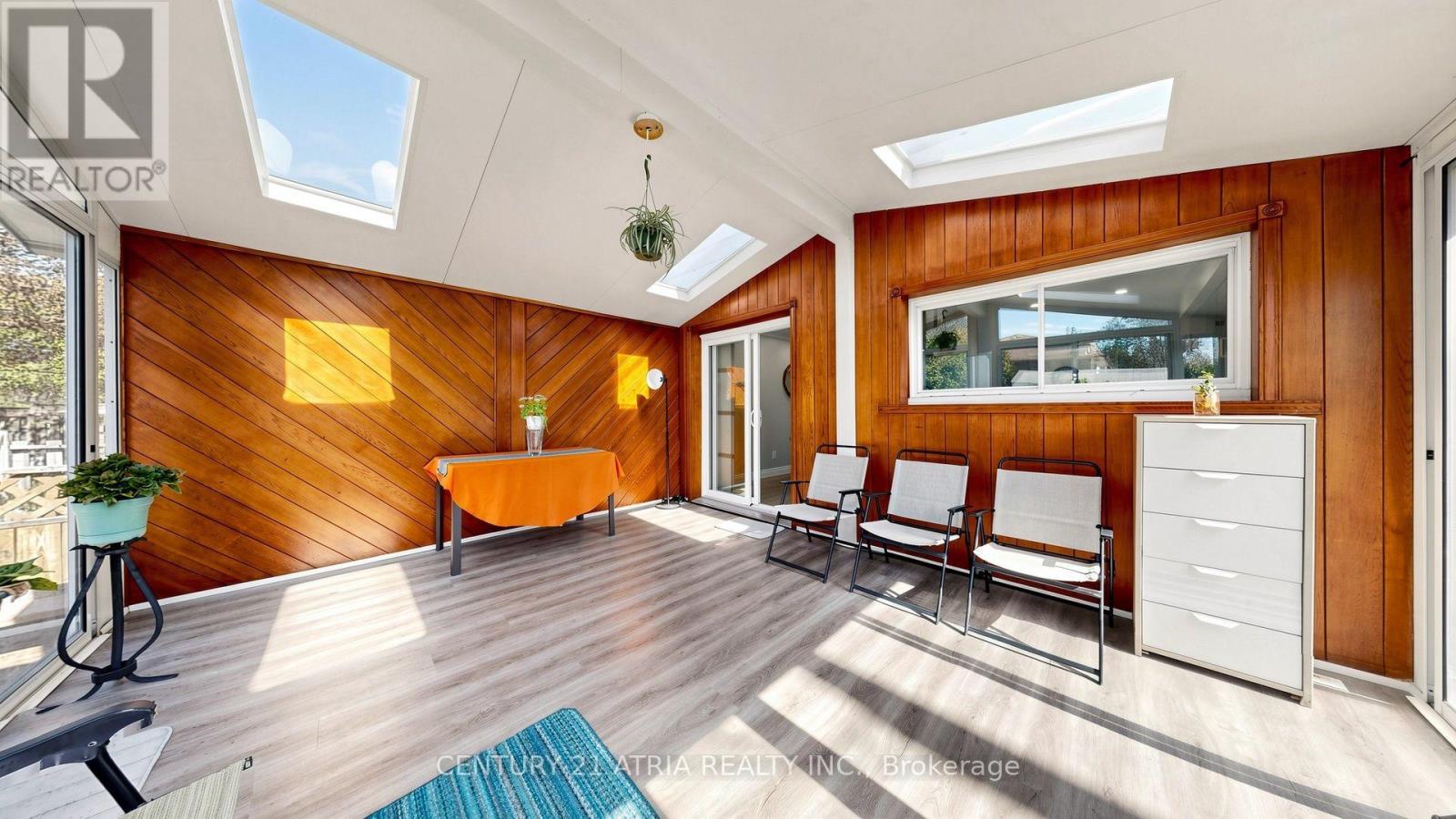982 RENFREW COURT - 16