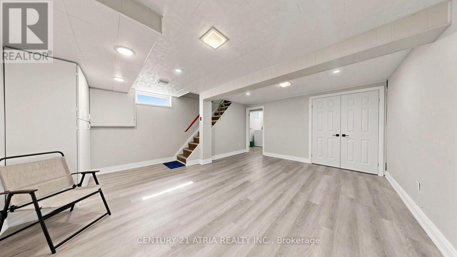 982 RENFREW COURT - Image 30