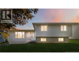 76 Briardale Drive, photo 2