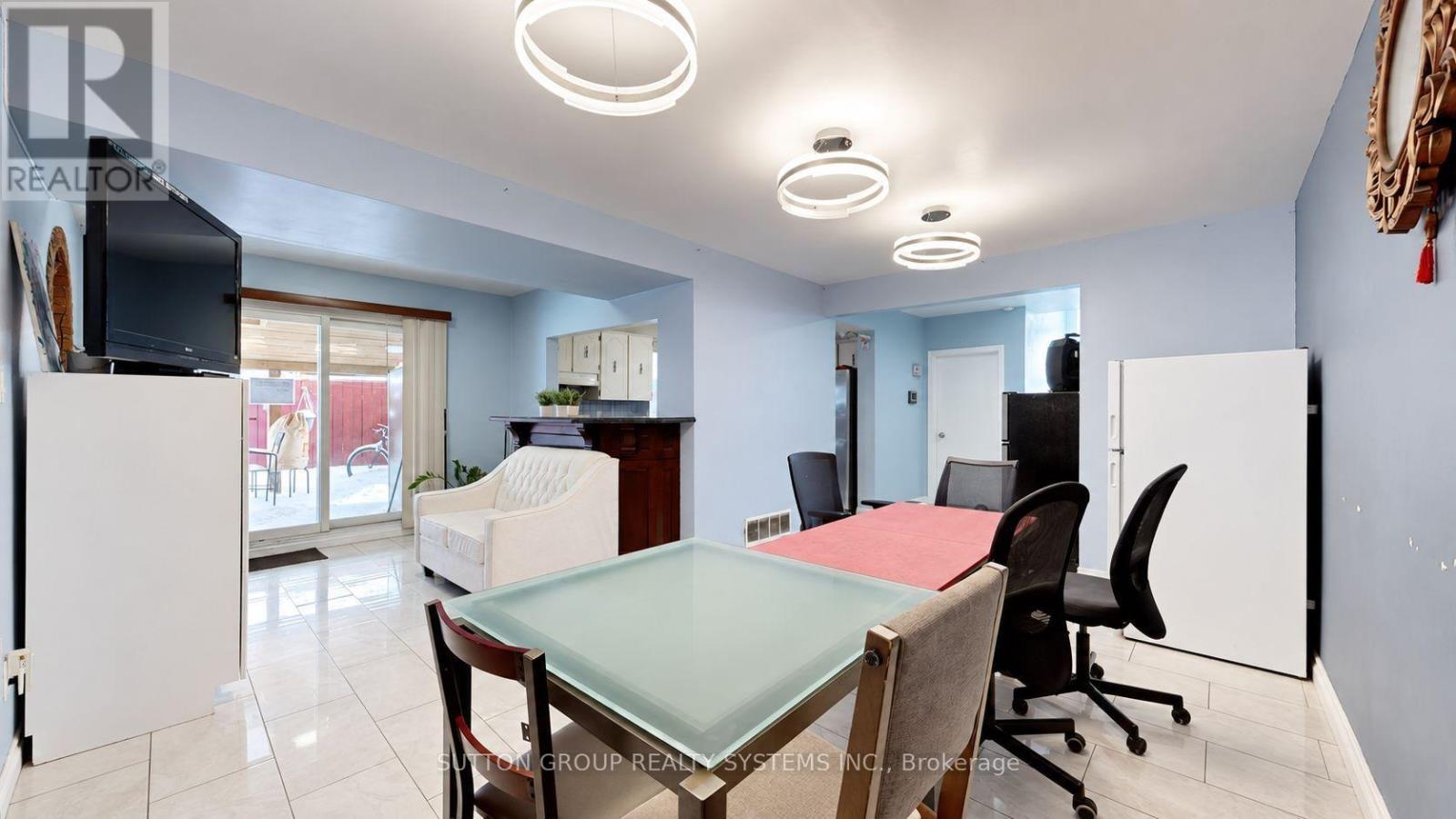 30 CORONADO COURT - 11