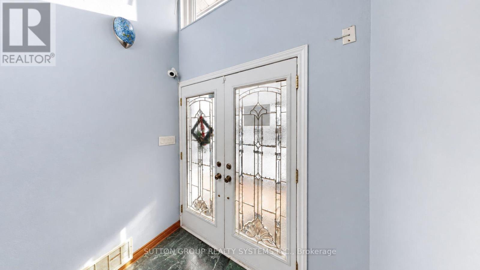 30 CORONADO COURT - 20