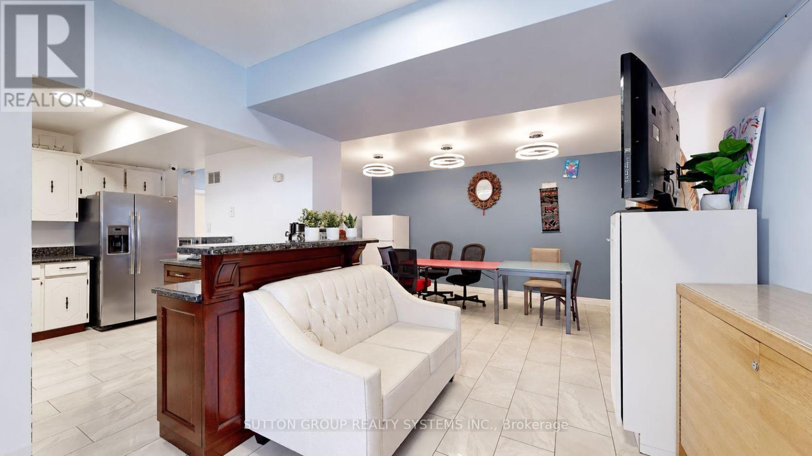 30 CORONADO COURT - 7