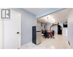 Bathroom - 30 Coronado Court, Toronto, ON M9M1S7 Photo 12
