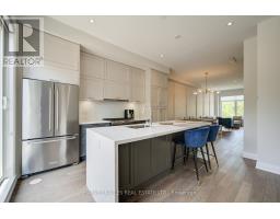 1130a Islington Avenue, Toronto, ON M8Z0G6 Photo 8