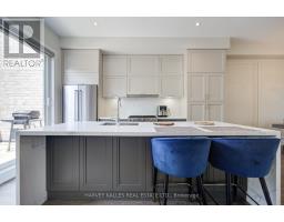 1130a Islington Avenue, Toronto, ON M8Z0G6 Photo 9