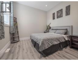 5950 Compass Lane, Sechelt, BC V7Z0V1 Photo 20