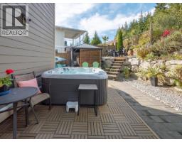 5950 Compass Lane, Sechelt, BC V7Z0V1 Photo 33