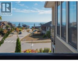 5950 Compass Lane, Sechelt, BC V7Z0V1 Photo 36