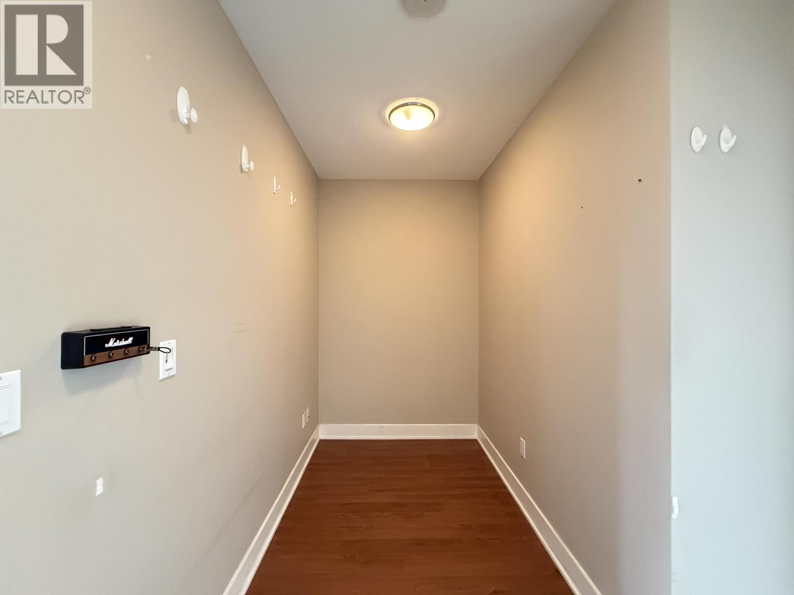 1908 3008 GLEN DRIVE