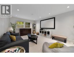 2680 Margate Ave, Oak Bay, BC V8S3A7 Photo 19