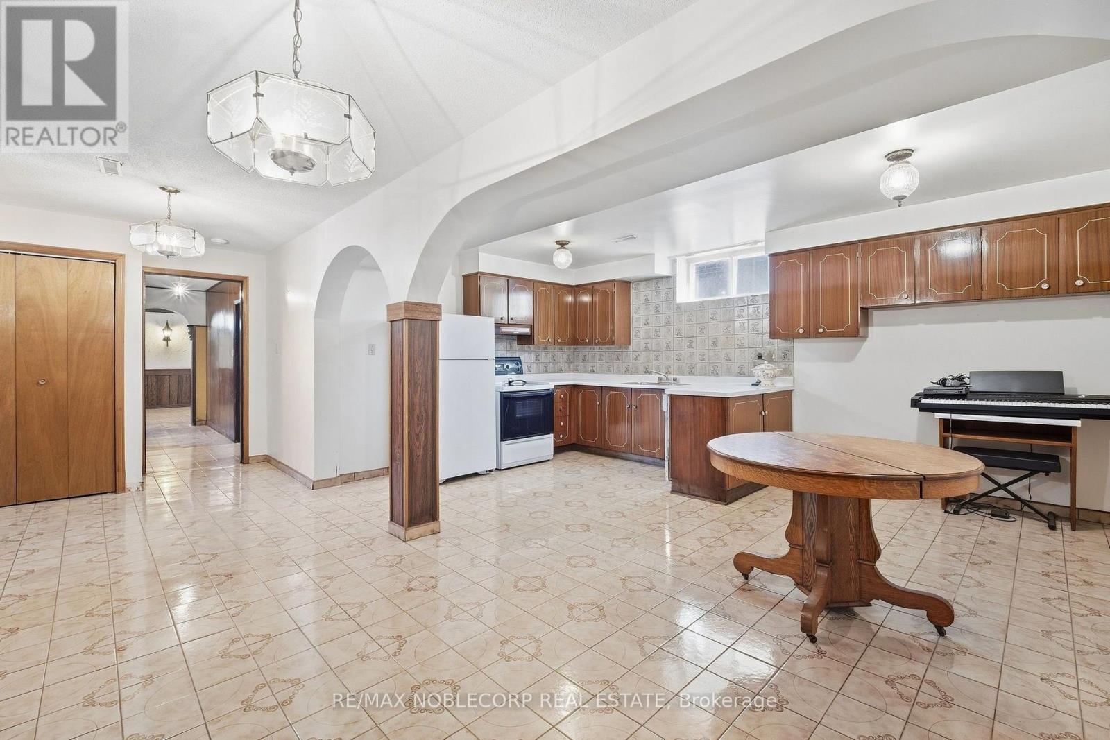 4 WARLINGHAM COURT - 25