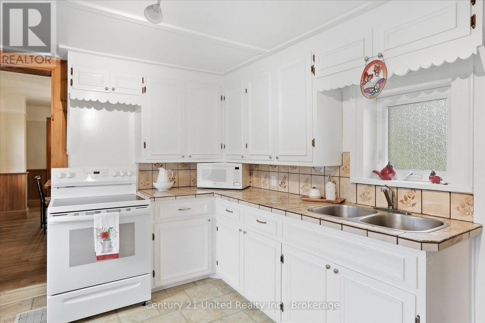 164 HILLSIDE DRIVE - 12