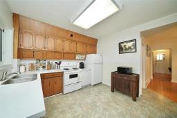 262 Chalmers Avenue, Winnipeg, MB R2L0E9 Photo 16