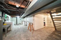 262 Chalmers Avenue, Winnipeg, MB R2L0E9 Photo 34