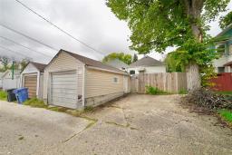 262 Chalmers Avenue, Winnipeg, MB R2L0E9 Photo 43