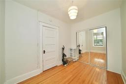 262 Chalmers Avenue, Winnipeg, MB R2L0E9 Photo 25