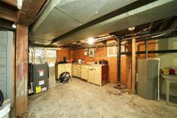 262 Chalmers Avenue, Winnipeg, MB R2L0E9 Photo 36