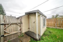 262 Chalmers Avenue, Winnipeg, MB R2L0E9 Photo 42