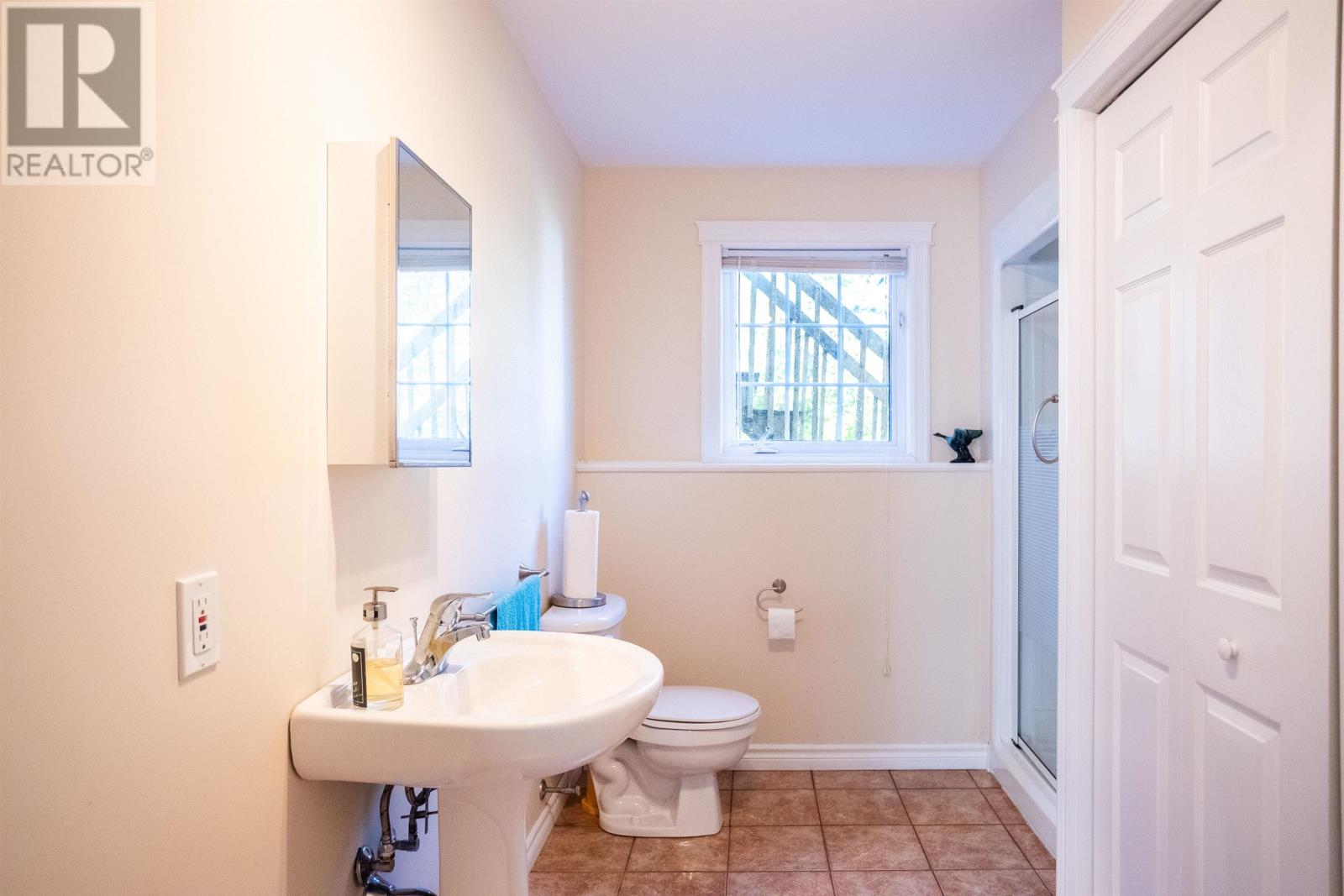 5 Commonwealth Avenue - 27