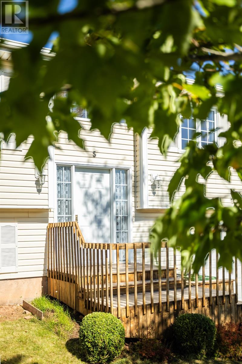 5 Commonwealth Avenue, Charlottetown, Prince Edward Island, C1E2E7, Charlottetown, Prince Edward Island — photo 3 of 5