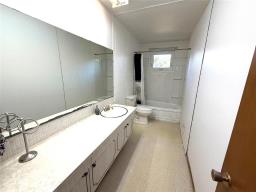 40 Deerhorn Lane, Winnipeg, MB R2Y0K1 Photo 9
