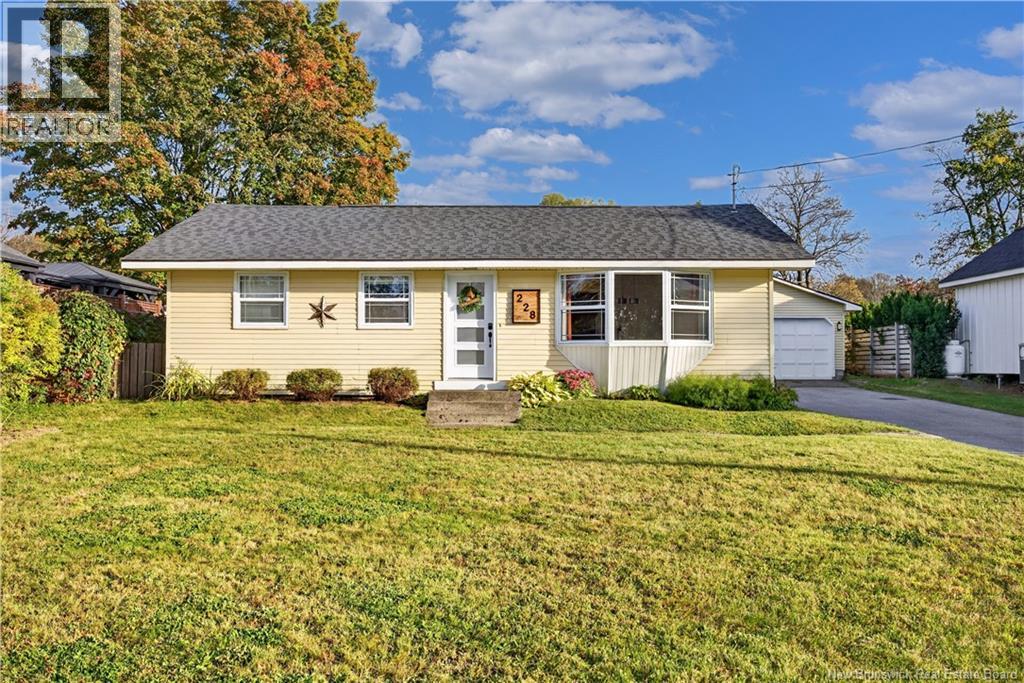 228 Wellington Street, Miramichi, New Brunswick, E1N1M9, Miramichi, New Brunswick — photo 2 of 5