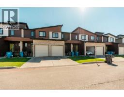 3, 462 Highlands Boulevard W - photo 1