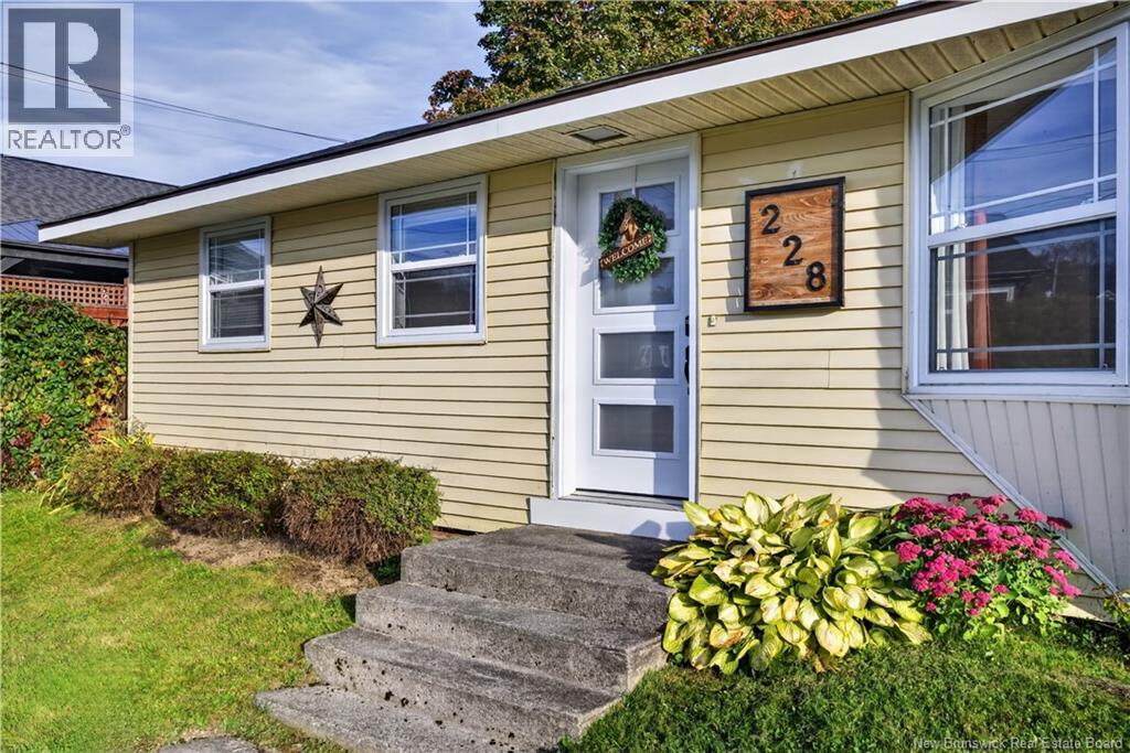 228 Wellington Street, Miramichi, New Brunswick, E1N1M9, Miramichi, New Brunswick — photo 3 of 5