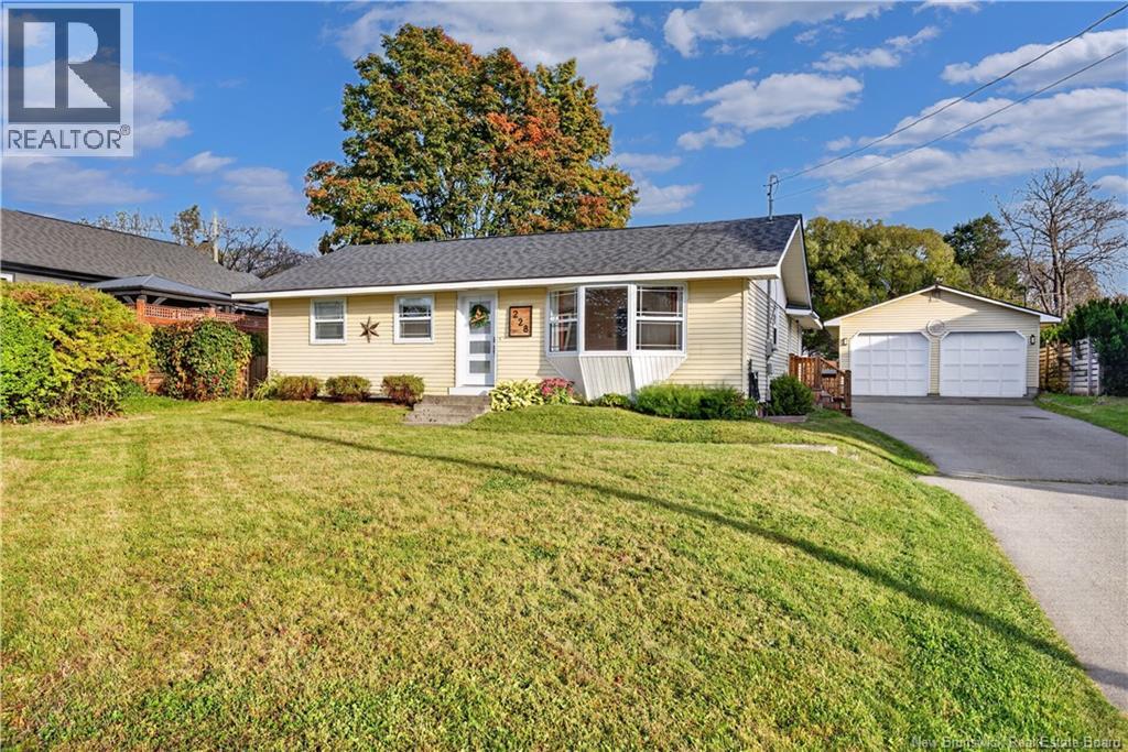 228 Wellington Street, Miramichi, New Brunswick, E1N1M9, Miramichi, New Brunswick — photo 1 of 5