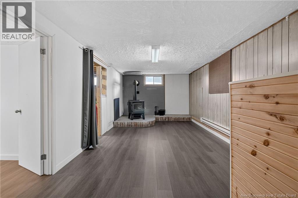 25 Boishebert Street - 24
