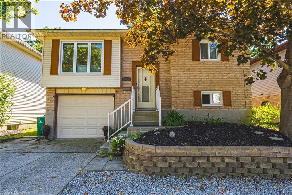 414 WOODS Lane — photo 2